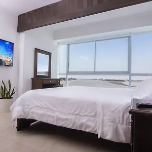 https://suite-8-vista-al-rio-riverfront-2-puerto-santa-ana-guayaquil.guayaquilhotels.org