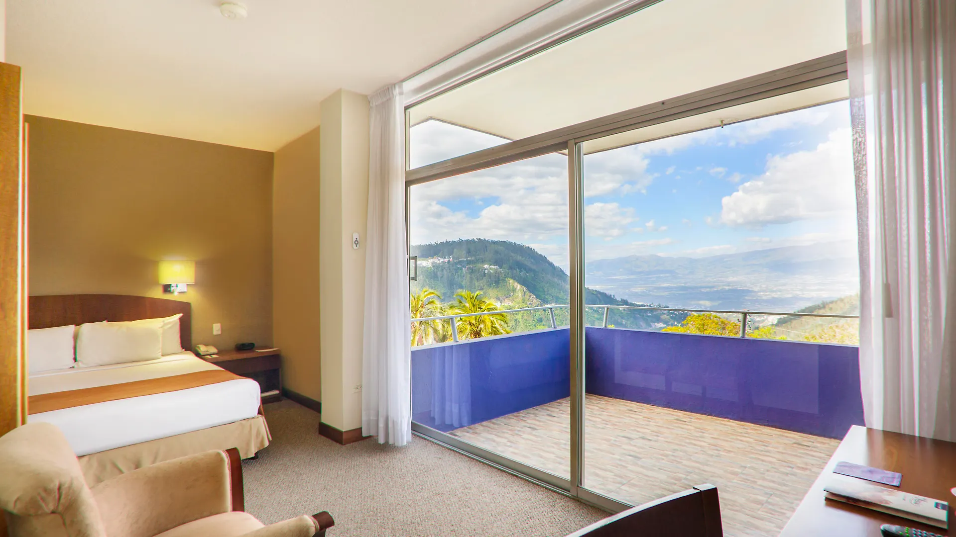 ****  Hotel Quito Equador